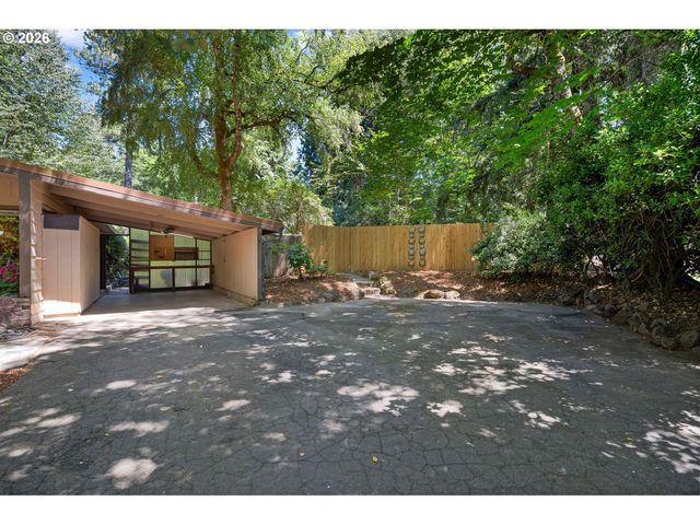 13900 SUNDELEAF Dr, Lake Oswego, OR 97034
