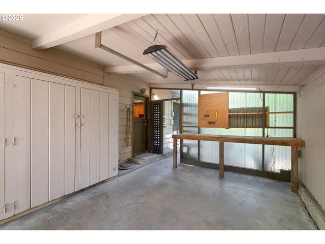 13900 SUNDELEAF Dr, Lake Oswego, OR 97034