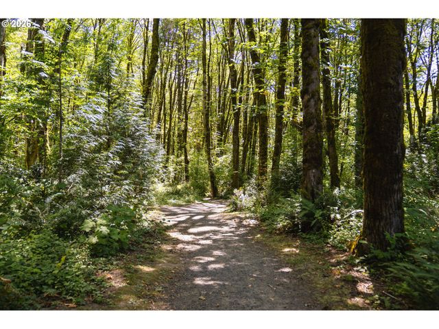 13900 SUNDELEAF Dr, Lake Oswego, OR 97034