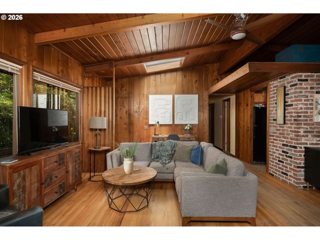 13900 SUNDELEAF Dr, Lake Oswego, OR 97034