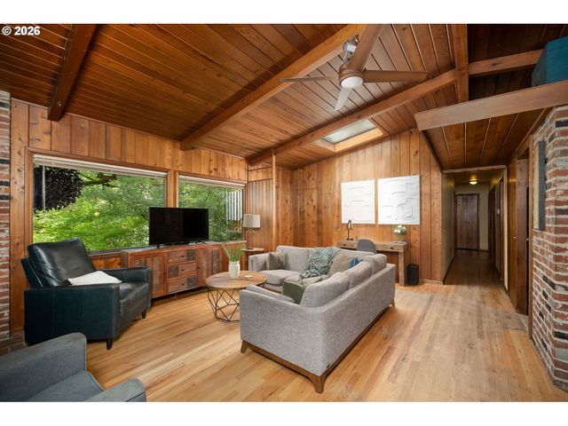 13900 SUNDELEAF Dr, Lake Oswego, OR 97034