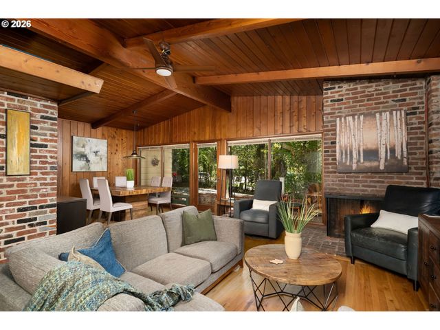 13900 SUNDELEAF Dr, Lake Oswego, OR 97034