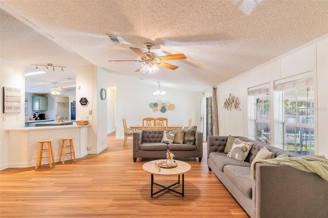 5028 CLEWIS AVENUE, Tampa, FL 33610