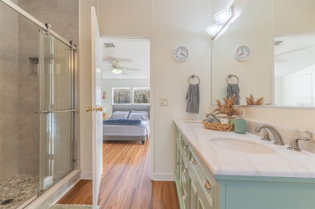 5028 CLEWIS AVENUE, Tampa, FL 33610