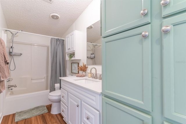 5028 CLEWIS AVENUE, Tampa, FL 33610