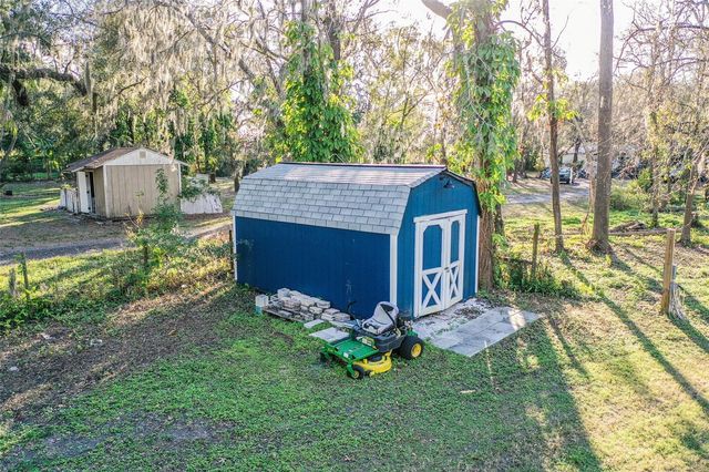 5028 CLEWIS AVENUE, Tampa, FL 33610