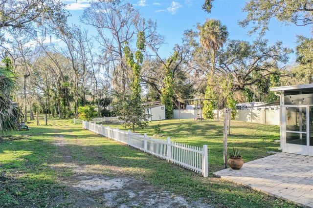 5028 CLEWIS AVENUE, Tampa, FL 33610