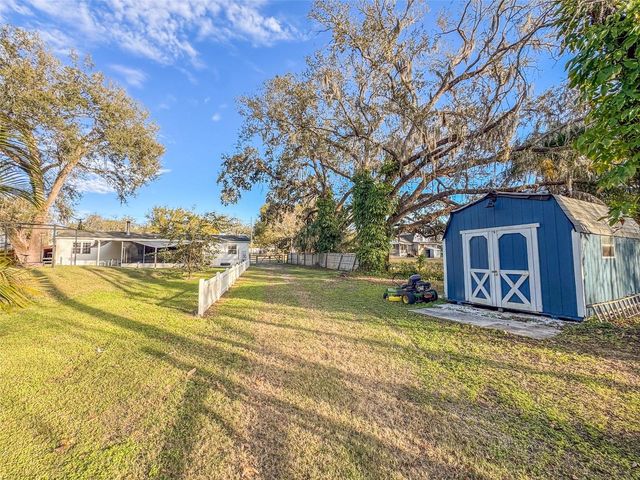 5028 CLEWIS AVENUE, Tampa, FL 33610