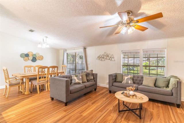 5028 CLEWIS AVENUE, Tampa, FL 33610