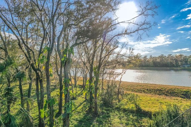 5028 CLEWIS AVENUE, Tampa, FL 33610