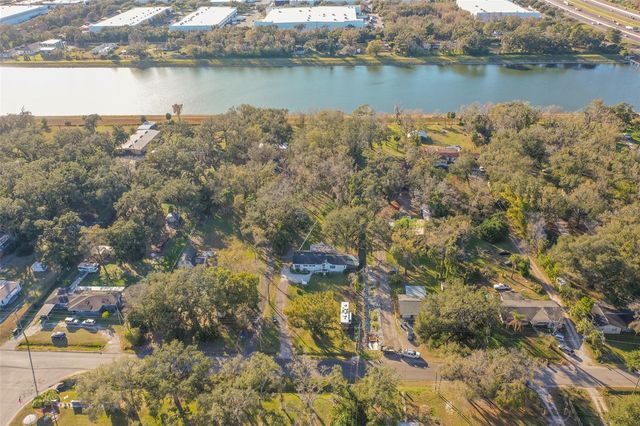 5028 CLEWIS AVENUE, Tampa, FL 33610