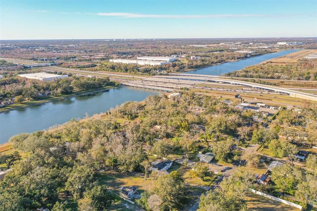 5028 CLEWIS AVENUE, Tampa, FL 33610