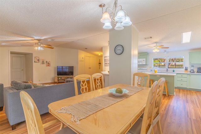 5028 CLEWIS AVENUE, Tampa, FL 33610