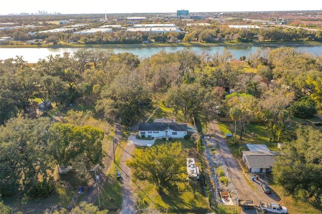 5028 CLEWIS AVENUE, Tampa, FL 33610