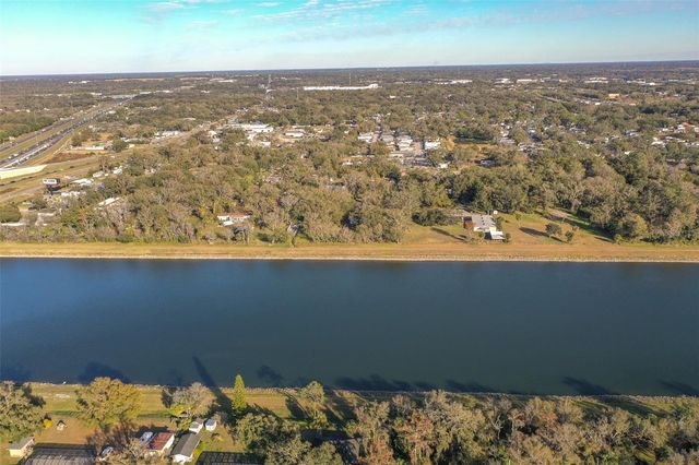 5028 CLEWIS AVENUE, Tampa, FL 33610