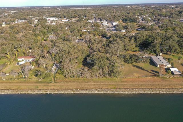 5028 CLEWIS AVENUE, Tampa, FL 33610