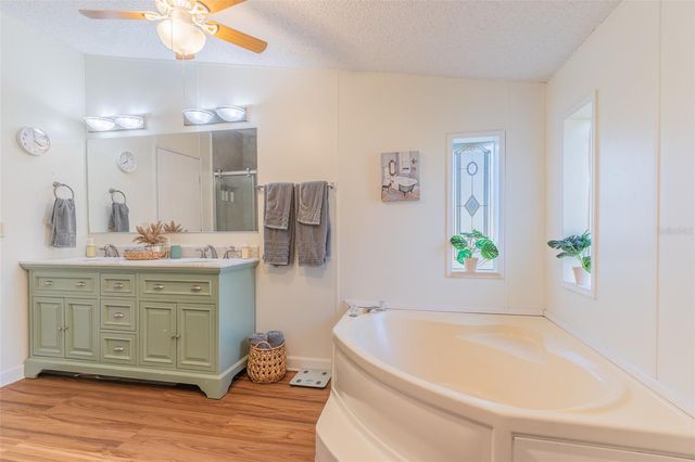 5028 CLEWIS AVENUE, Tampa, FL 33610