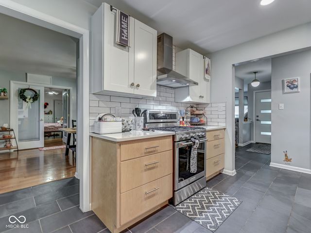 1504 McClure Road, Columbus, IN 47201