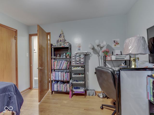 1504 McClure Road, Columbus, IN 47201