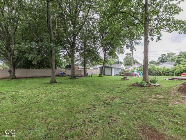 1504 McClure Road, Columbus, IN 47201