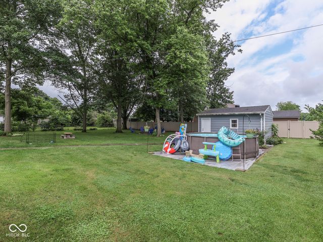 1504 McClure Road, Columbus, IN 47201