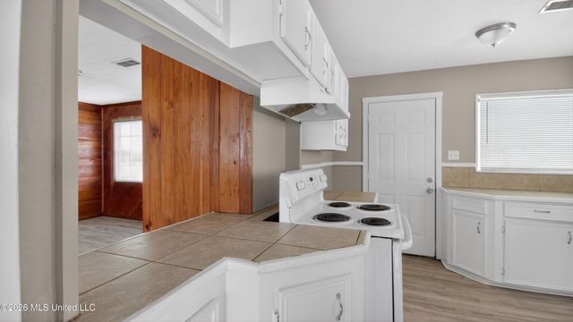 1664 Kentwood Drive, Jackson, MS 39212