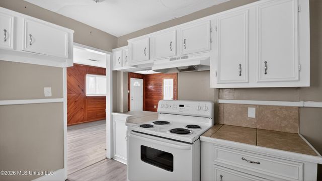 1664 Kentwood Drive, Jackson, MS 39212