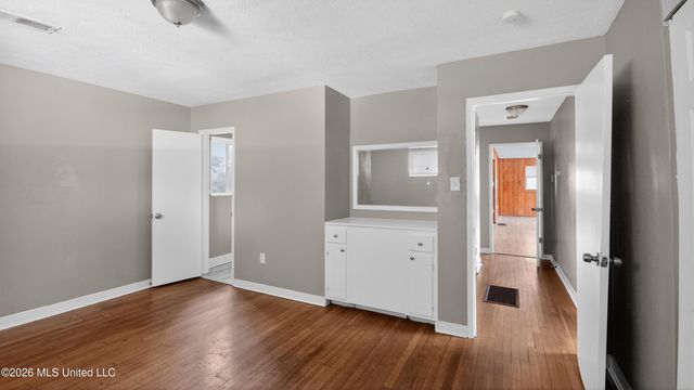 1664 Kentwood Drive, Jackson, MS 39212