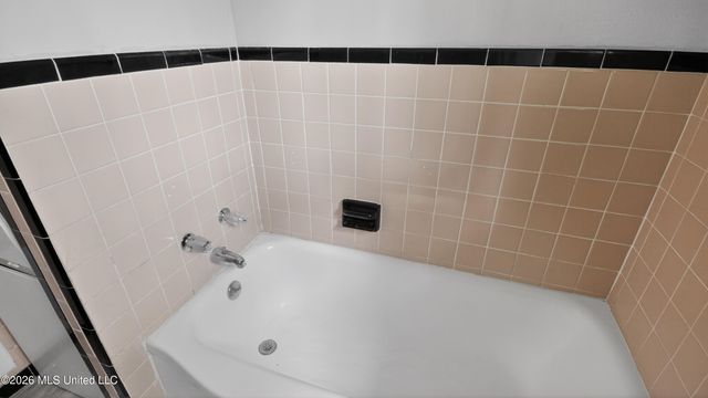 1664 Kentwood Drive, Jackson, MS 39212