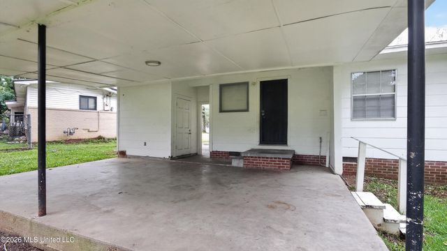 1664 Kentwood Drive, Jackson, MS 39212