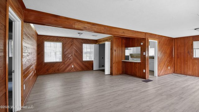 1664 Kentwood Drive, Jackson, MS 39212