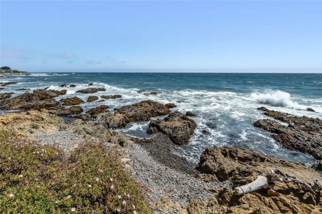 2375 Sherwood, Cambria, CA 93428