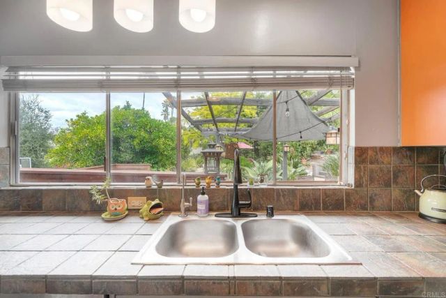 730 S Broadway, Escondido, CA 92025