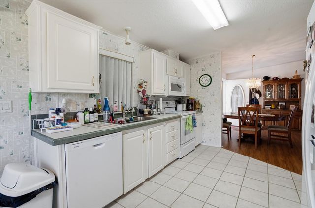 37613 NEUKOM AVENUE, Zephyrhills, FL 33541