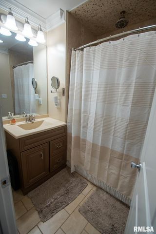 4511 N CONSTANTINE Avenue, Peoria Heights, IL 61616