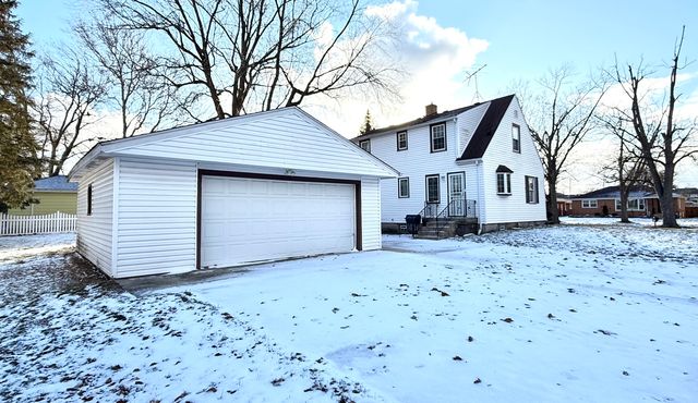 18005 Arcadia Avenue, Lansing, IL 60438