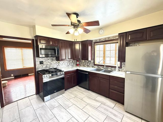 18005 Arcadia Avenue, Lansing, IL 60438