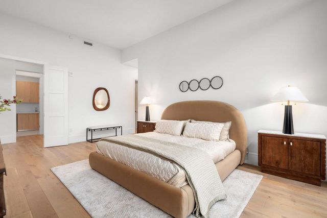 2425 Peachtree Road NE 1705, Atlanta, GA 30305