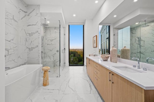 2425 Peachtree Road NE 1705, Atlanta, GA 30305