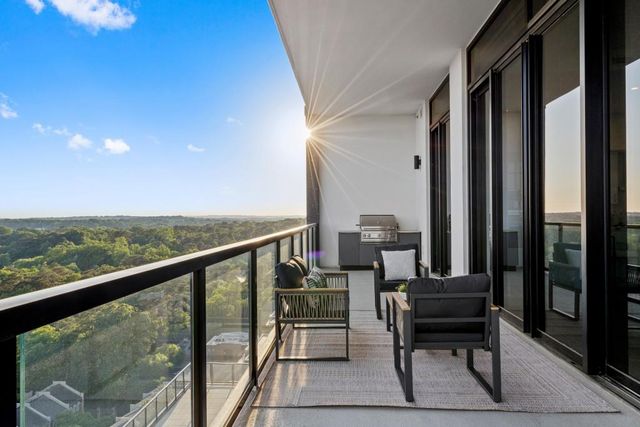 2425 Peachtree Road NE 1705, Atlanta, GA 30305