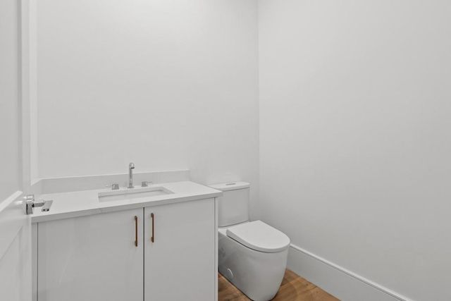 2425 Peachtree Road NE 1705, Atlanta, GA 30305