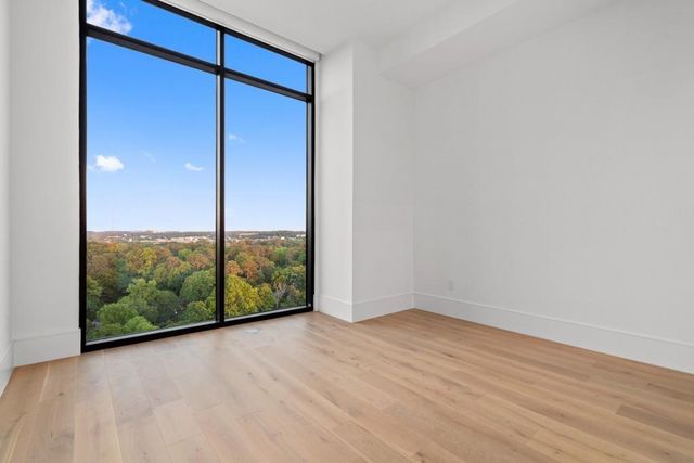 2425 Peachtree Road NE 1705, Atlanta, GA 30305