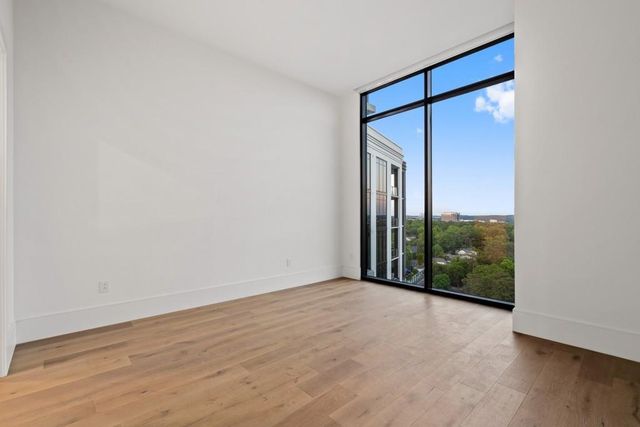 2425 Peachtree Road NE 1705, Atlanta, GA 30305
