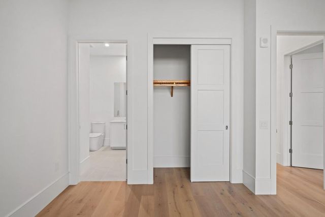 2425 Peachtree Road NE 1705, Atlanta, GA 30305