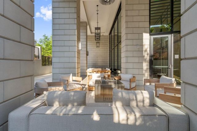 2425 Peachtree Road NE 1705, Atlanta, GA 30305