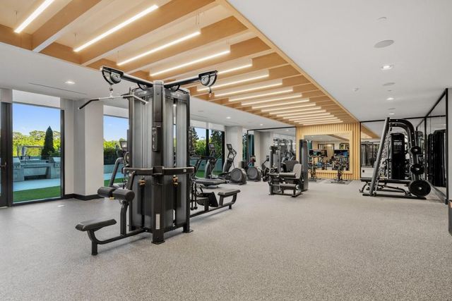 2425 Peachtree Road NE 1705, Atlanta, GA 30305