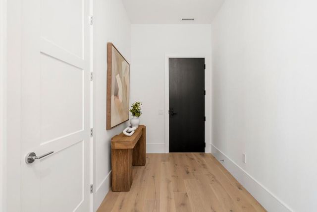 2425 Peachtree Road NE 1705, Atlanta, GA 30305