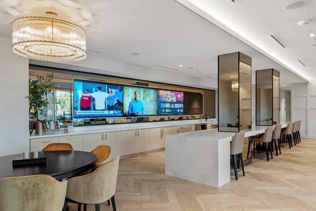 2425 Peachtree Road NE 1705, Atlanta, GA 30305
