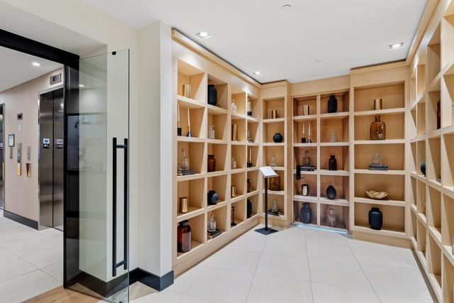2425 Peachtree Road NE 1705, Atlanta, GA 30305