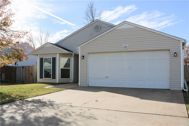 1205 Spring Street, Bentonville, AR 72712